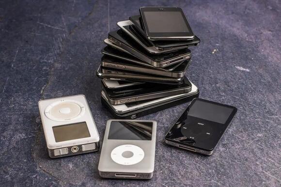 Remember Your First iPod? Here Is What It Is Worth To Collectors Today ...