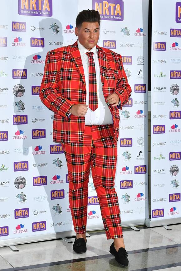 British TV Star David Potts Shows Off His Body After Losing 4 Stone ...