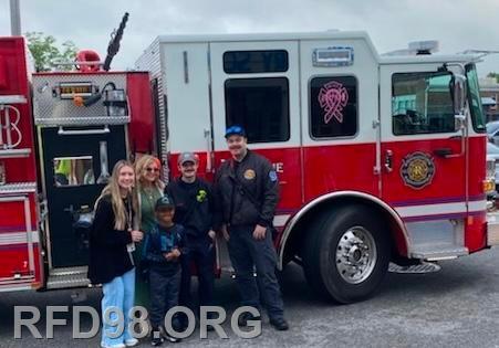 🚒 Local Student Rides to School in a Fire Truck - NewsBreak