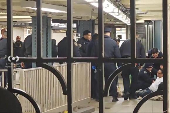 Man stabbed in the arm on Brooklyn subway platform - NewsBreak