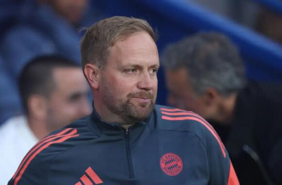 He looks after the cockatoo and already has spectacular experience standing in for Kompany at Bayern Munich: who is Aaron Danks, FCB's head coach in Freiburg?