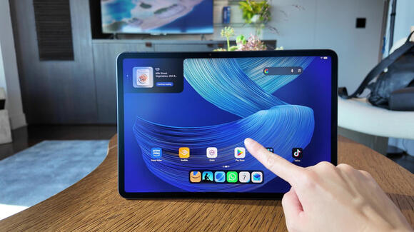 Amazon Alexa Tablet 12 Pro Hands-On: Taking Aim At The iPad Pro For ...