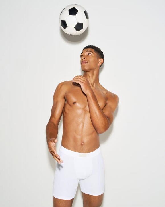 jude-bellingham-is-official-heartthrob-of-euros-2024-with-revealing