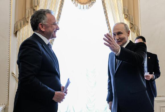 Fury in Ukraine as Trump's sycophantic envoy salutes Putin as a ‘humanitarian’