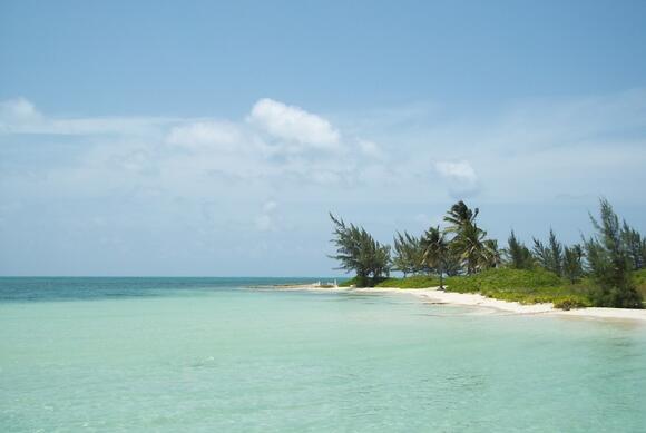17 Pristine White Sand Beaches To Visit In The Bahamas - NewsBreak