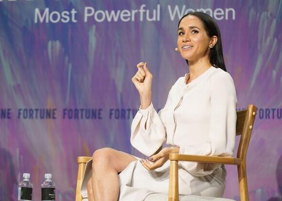 Meghan Markle flaunts her royal title after yet 'another dig' at her ...