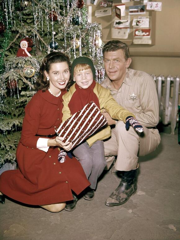 A Very Merry MeTV’s Full Holiday Schedule 2026 - NewsBreak