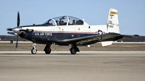 2 Air Force pilots eject from training jet in Texas