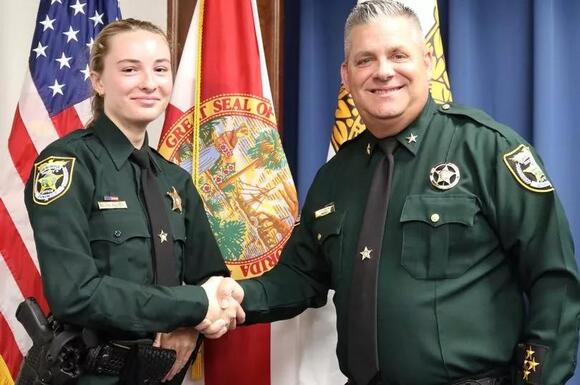 Hero dog' leads cop to injured grandmother after she falls while walking -  NewsBreak