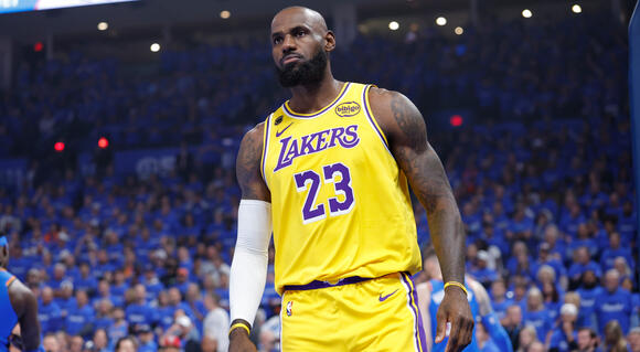 Angry LeBron James Confronts Trash-Talking “Kid” In The Stands During ...