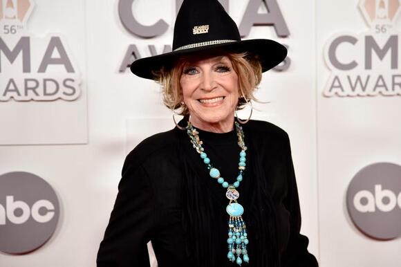 Jeannie Seely, soulful country singer behind hits like 'Don't Touch Me,'  dies at 85 - NewsBreak