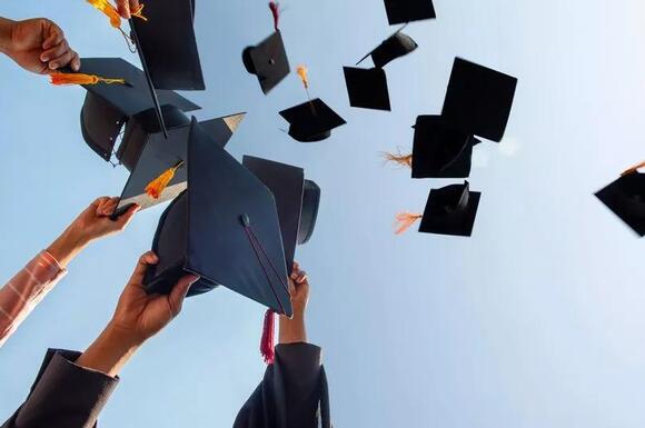 Dad spends 12 years on daughter's graduation gift and she 'sobbed ...