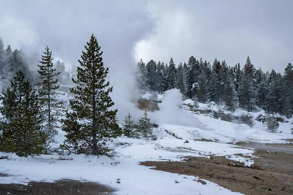 Yellowstone Seasonal Road Closures Begin Soon. Check WYDOT 511 And Park ...