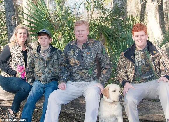 Murdaugh family's lab Bubba is seen living his new life with their former  housekeeper in SC - NewsBreak