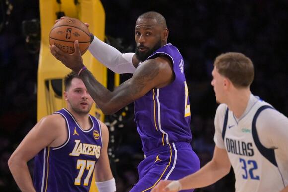 LeBron James, streaking Lakers take aim at struggling Pelicans - NewsBreak