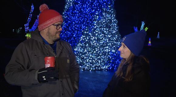 City of Blue Springs shows off its new holiday light display - NewsBreak