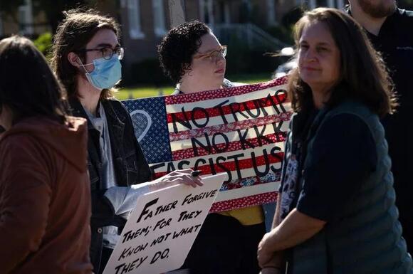 ICE agents block Catholic priests from entering Illinois detention ...
