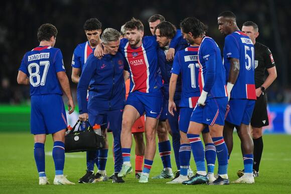 PSG rocked as Khvicha Kvaratskhelia suffers season-ending ACL injury