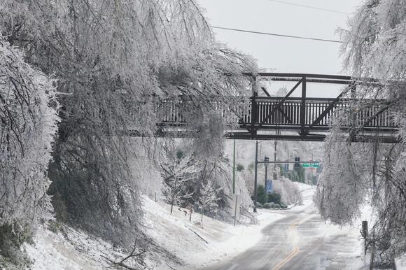 30 people dead from effects of winter storm as more freezing cold ...