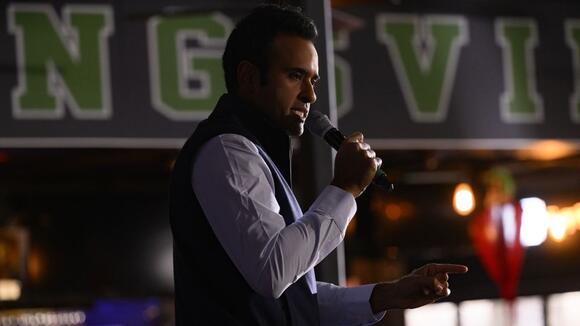 Ramaswamy and Trump gamble on an incendiary ad, as Ohio shows signs it might turn purple again