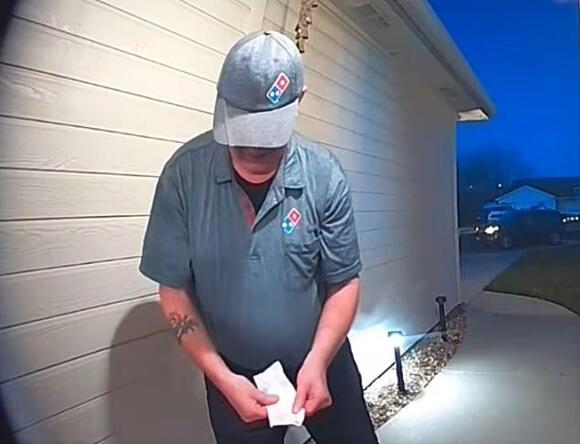 Elderly pizza delivery driver who went out of his way receives $40,000 ...