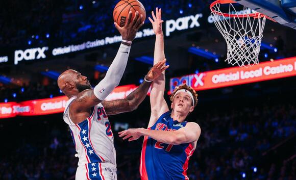 “He Actually Playing Like He 42”: NBA Fans Bash LeBron James’ October ...