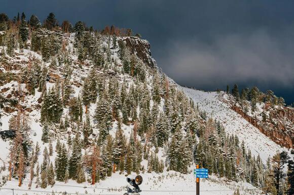 [PHOTOS] Mammoth Mountain, CA, Picks Up 3–5 Inches of Snow in October ...