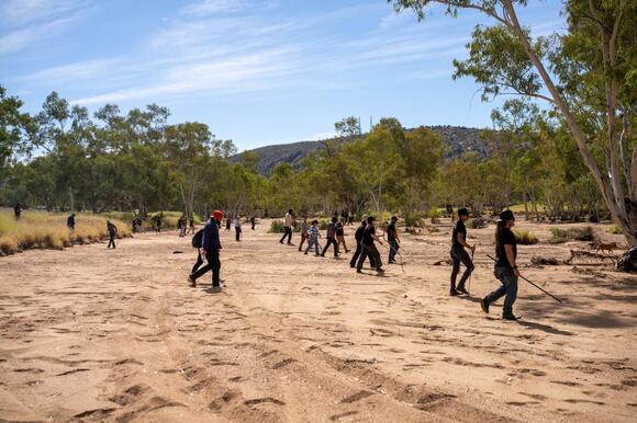 Riots erupt in Australia over Indigenous girl’s death as locals assault ...