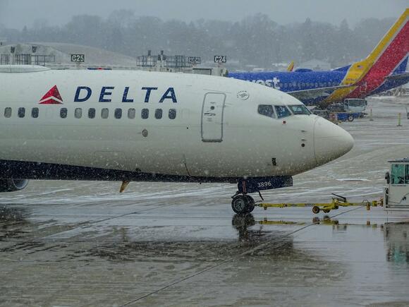 Part of Boeing 737 wing snaps off during Delta flight - NewsBreak