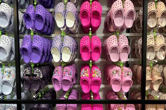 Crocs Q4 2025 Earnings Call Transcript - NewsBreak