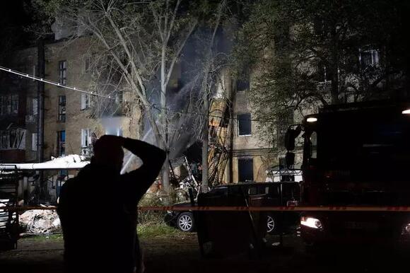 Russia fires waves of missiles at Ukraine after talks with US
