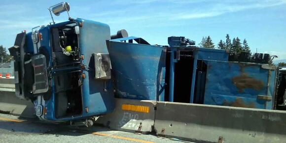 I-5 HOV lanes blocked after semi-truck rollover crash in Kent Friday ...