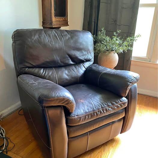 🎁 Free Furniture Finds in Gallatin — Recliners, Tables & More - NewsBreak