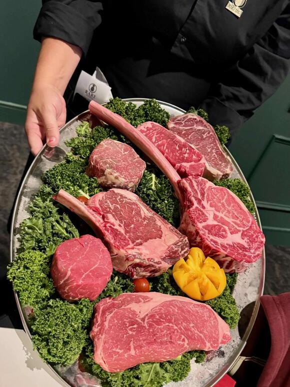 Former 1776 Steakhouse employees attract their own carnivorous ...