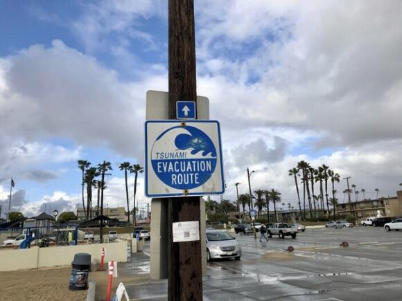 Tsunami warning crescent city ca