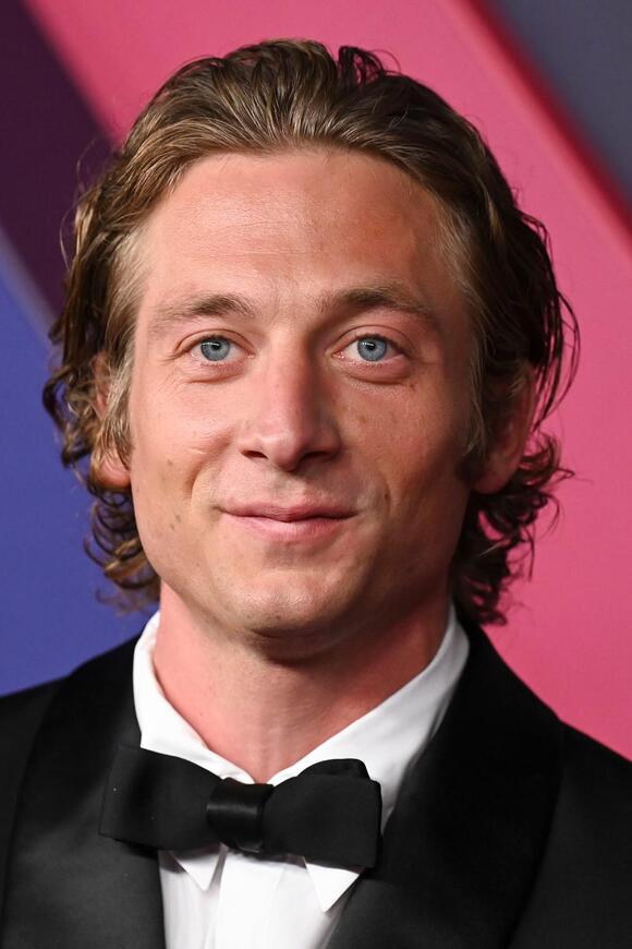 Jeremy Allen White And His "The Bear" Costar Molly Gordon Share A Kiss