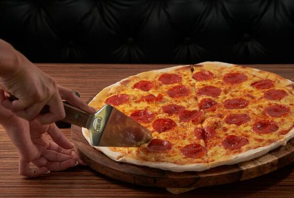 11 states with the most surprising favorite pizza toppings - NewsBreak