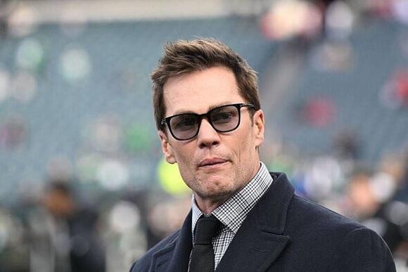 Tom Brady delivers verdict on Seahawks crowd after crushing 49ers ...