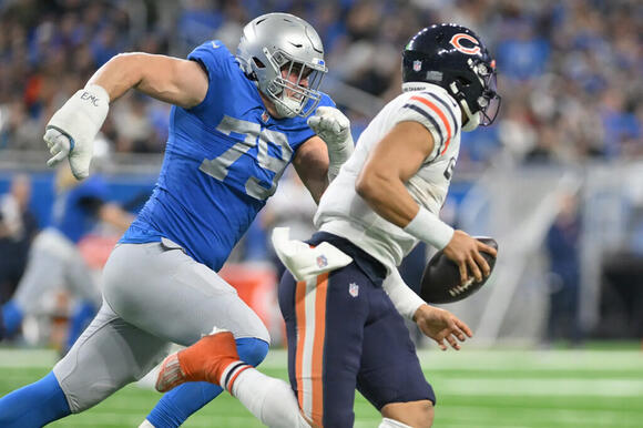 Lions Edge Rusher Shocks Fans With Early Retirement - NewsBreak