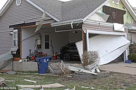 Millions brace severe storms as Midwest and South are battered - NewsBreak