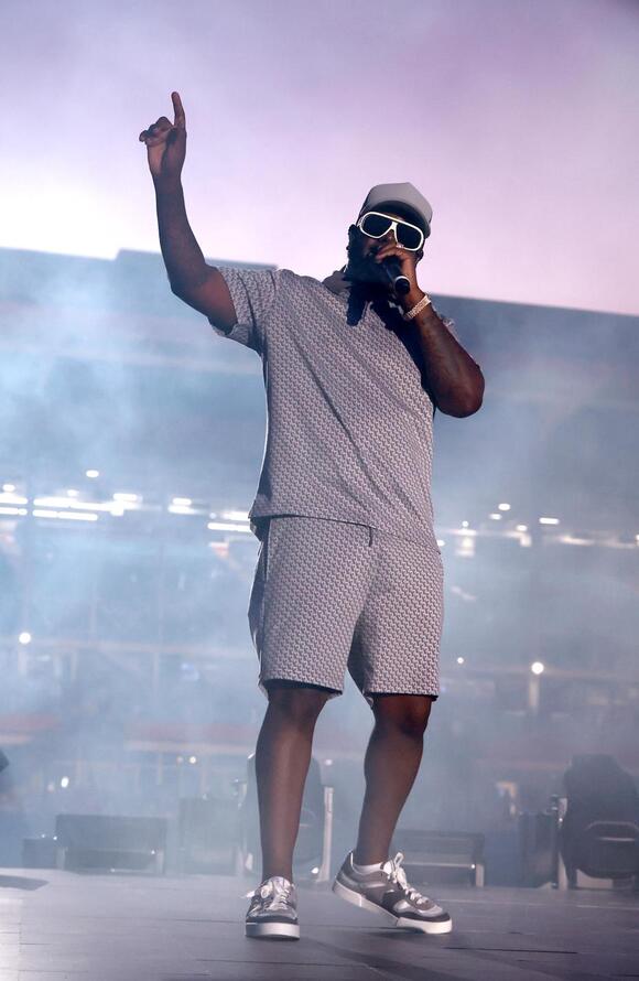 T-Pain and Wyclef rock the Preakness Stakes in front of athletes and Bravo  stars - NewsBreak