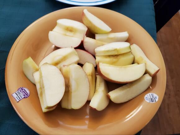 Are Apples Still Healthy If You Peel Them? Experts Weigh In - NewsBreak