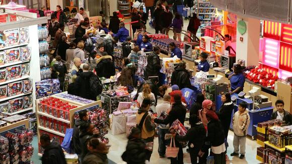 PwC Holiday Outlook 2025: Shoppers cut back - NewsBreak