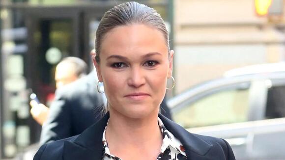 'Vulnerable' Julia Stiles Tears Up Over Her Low Score on 'DWTS': 'It's ...