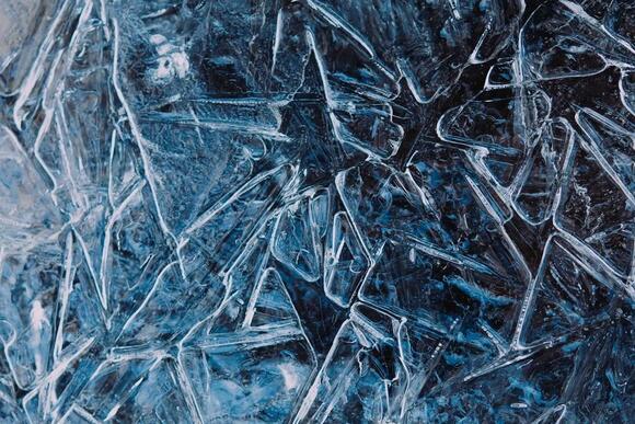 Why Ice Cubes Sometimes Turn Cloudy Instead of Clear - NewsBreak