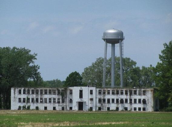 Abandoned Renz Correctional Center in Missouri: 1993 flood closure ...