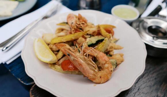 25 Buffet Items You Can Sometimes Get Fresh On Request - NewsBreak