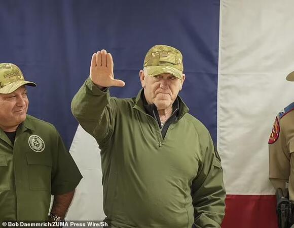CNN host visibly stunned by incoming border czar Tom Homan saying he ...