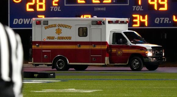High School Football Player Tragically Collapses & Dies On The Sideline - NewsBreak