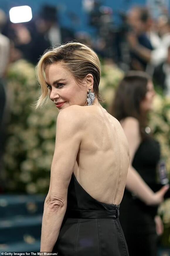 navy blue dress for baby girl Nicole Kidman's Oscar dress transformed halfway through the night
